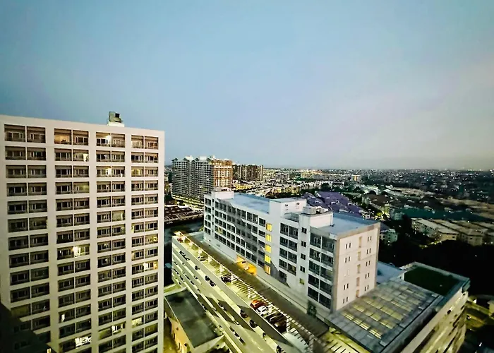 Modern Taguig Staycation Near Bgc *