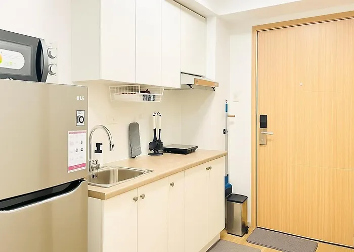 Modern Taguig Staycation Near Bgc Manila